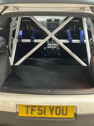 Volkswagen Golf Mk5 – Bolt In Half Cage